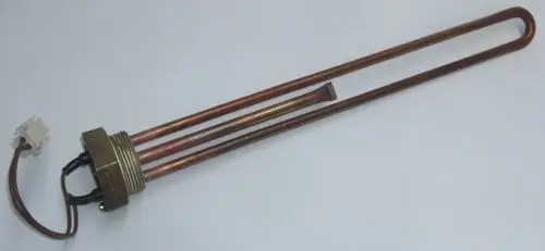 Heizstab aus Kupfer mit einer Schraubbefestigung und zwei elektrischen Anschlüssen, eingesetzt in Heizsystemen wie dem Daikin Altherma für zusätzliche Wärme.